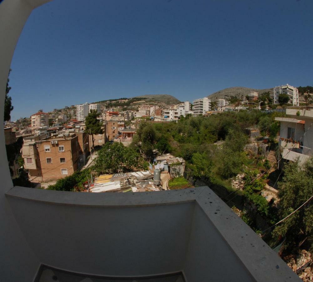 Wallaby Hostel Sarande Exterior photo